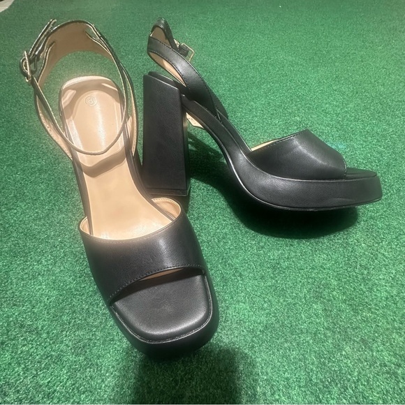 Elegant Black Women's Platform Sandals - Picture 1 of 5